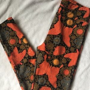 OS leggings with butterflys